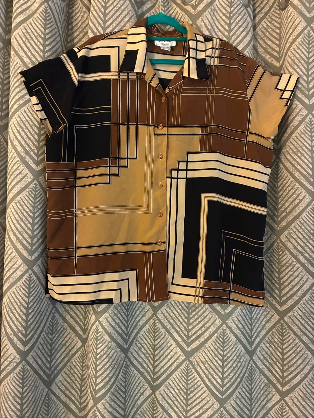Versaille woman’s short-sleeve geometric blouse in brown, black & cream
